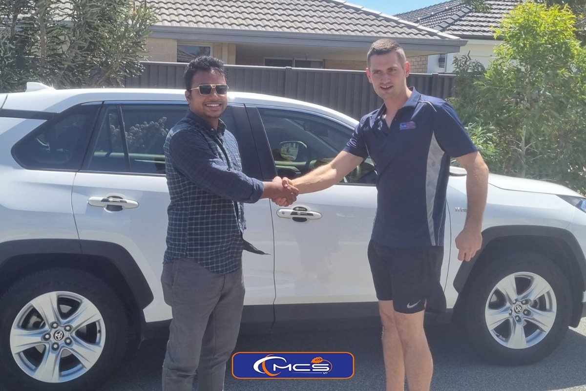 Customer starting fuel efficient car rental 6112 with MCSyo Toyota hybrid